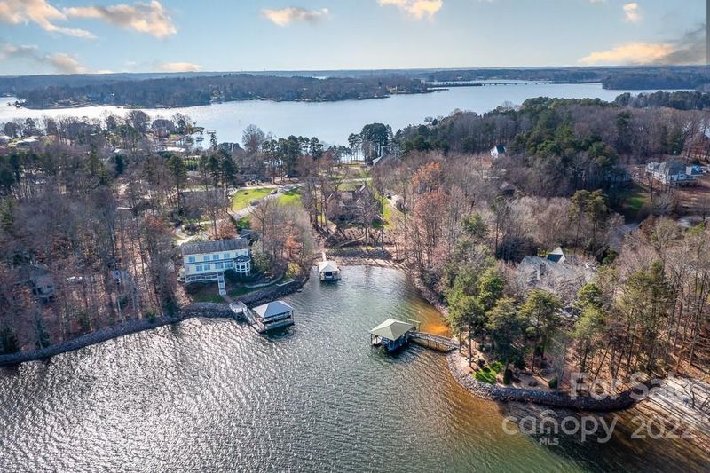 9524 Riviera Dr, Sherrills Ford, NC 28673
