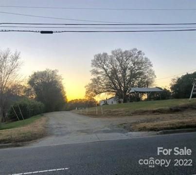 915 Kannapolis Pw, Concord, NC 28027