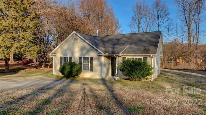 1310 Log Cabin Rd, Charlotte, NC 28213