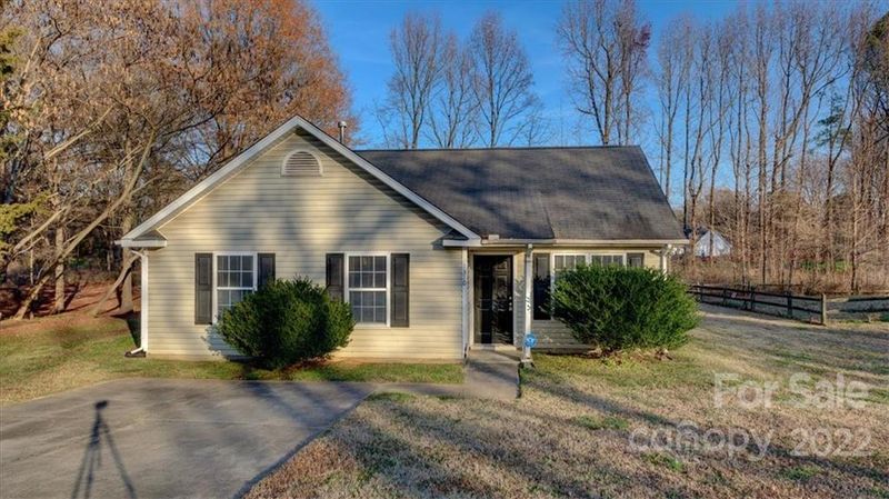 1310 Log Cabin Rd, Charlotte, NC 28213