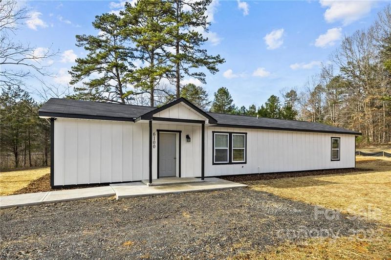 6100 Lake Rd, Mint Hill, NC 28227
