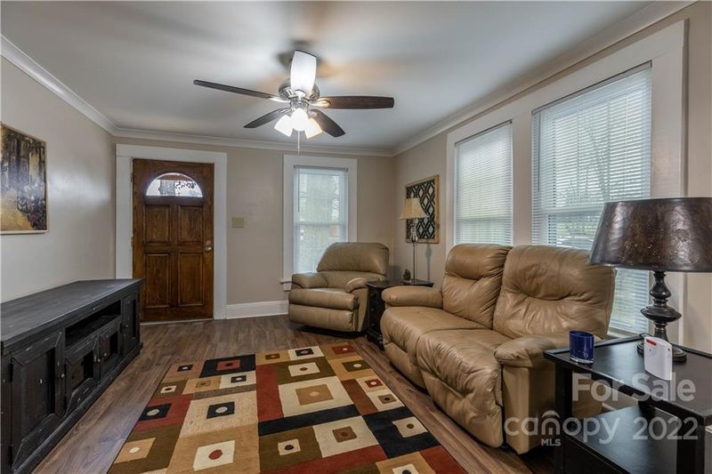 971 9th Street Dr NE, Hickory, NC 28601