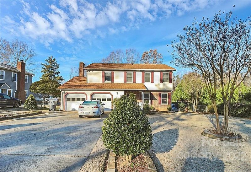 1500 Teddington Dr, Charlotte, NC 28214