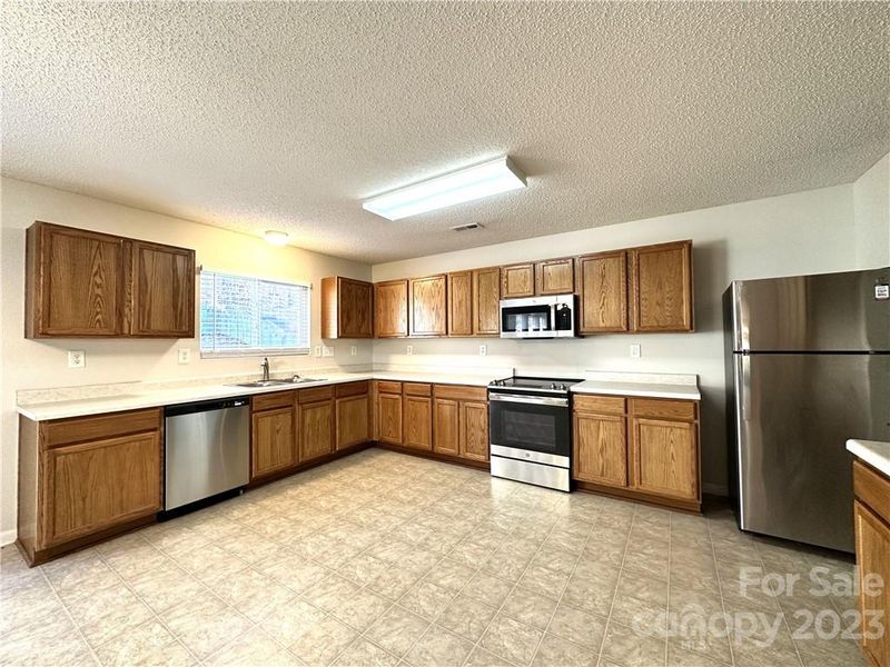 14022 Pinyon Pine Ln, Charlotte, NC 28215