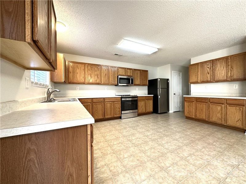 14022 Pinyon Pine Ln, Charlotte, NC 28215