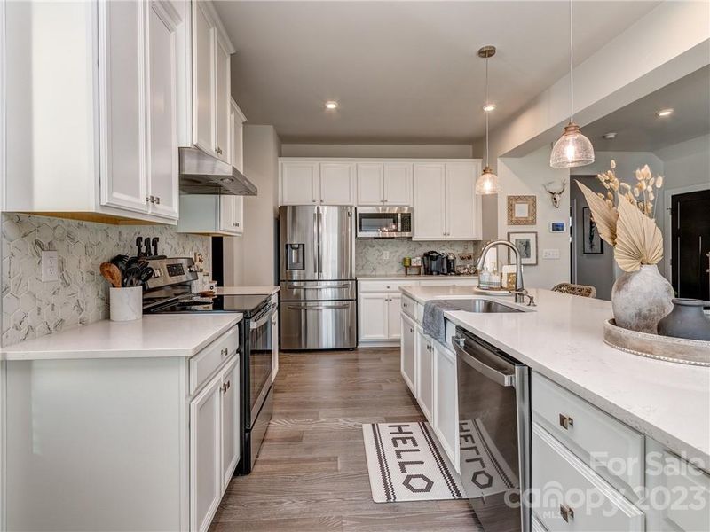 6995 Kenyon Dr, Denver, NC 28037