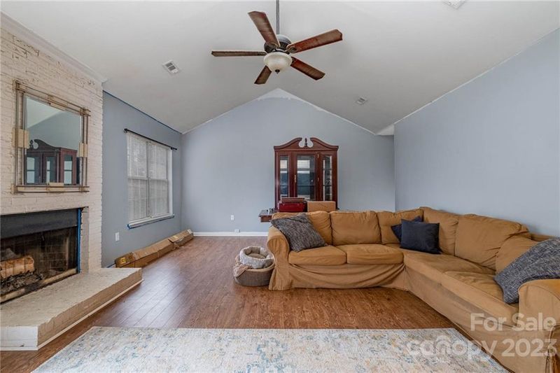 5514 Vandora Dr, Charlotte, NC 28215