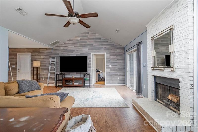 5514 Vandora Dr, Charlotte, NC 28215