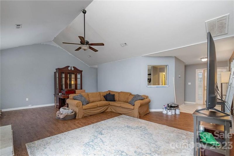 5514 Vandora Dr, Charlotte, NC 28215