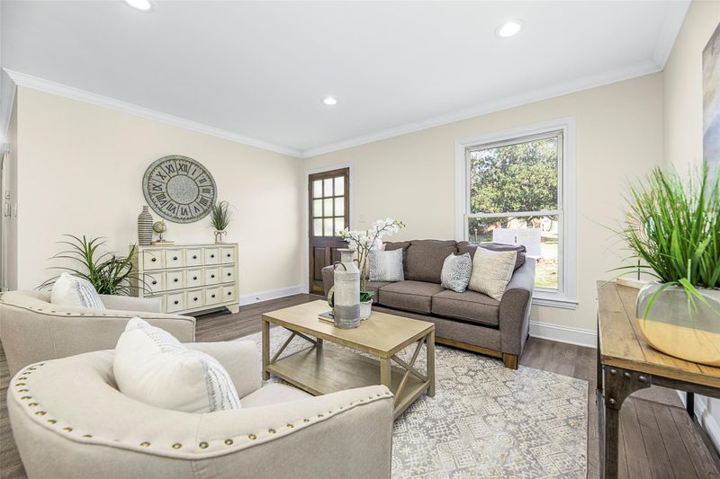 3720 Seaman Dr, Charlotte, NC 28217