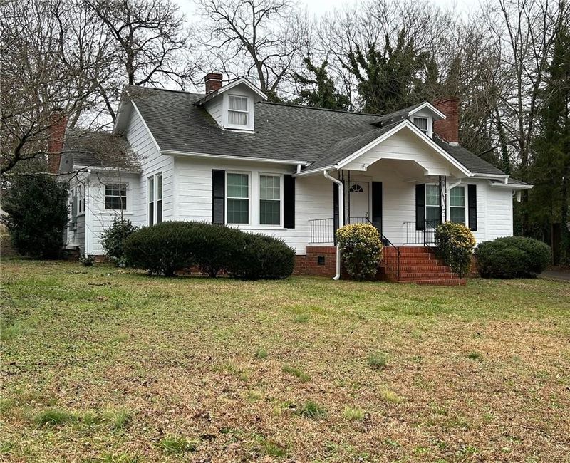 8 Smith St, York, SC 29745