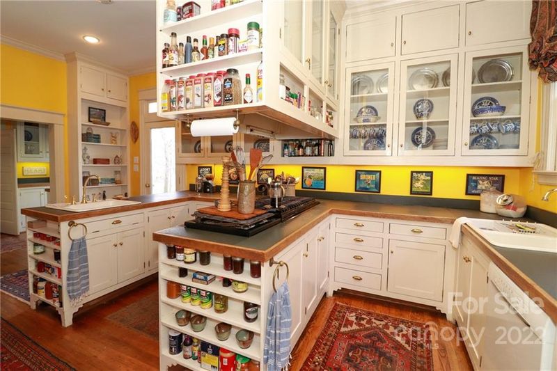 24 Spring St NW, Concord, NC 28025