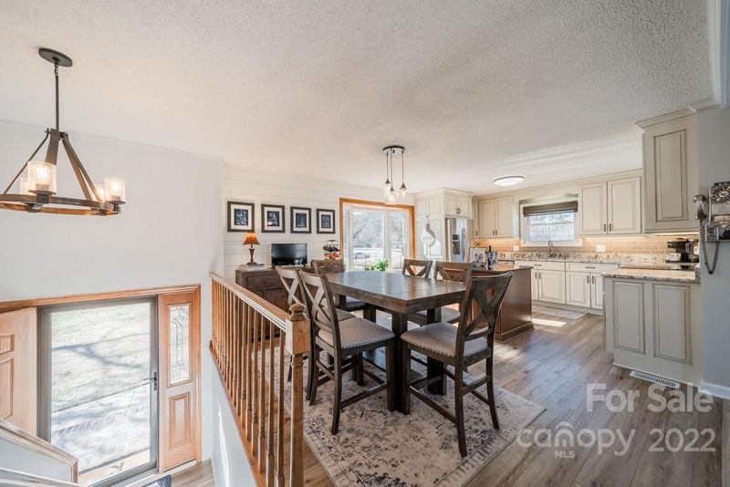 5115 Leisure Ln, Sherrills Ford, NC 28673