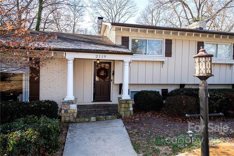 2119 Sagamore Rd, Charlotte, NC 28209