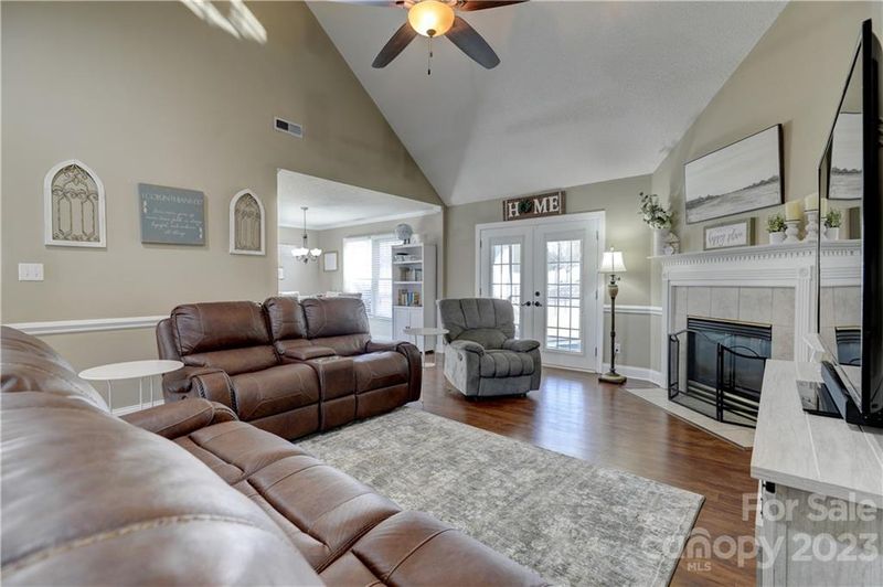 541 Cameron Pointe Ln, Belmont, NC 28012
