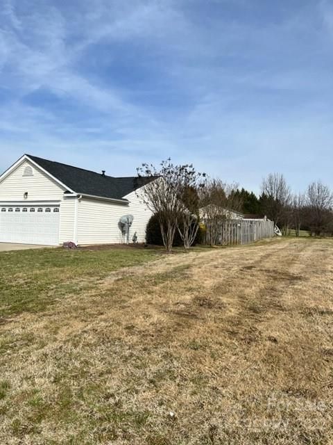 112 Lantana Dr, Mount Holly, NC 28120