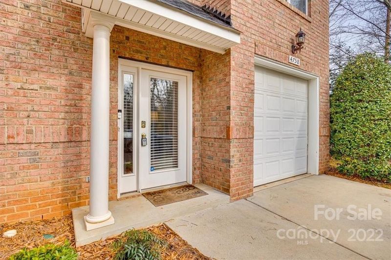 4758 Hunter Crest Ln, Charlotte, NC 28209