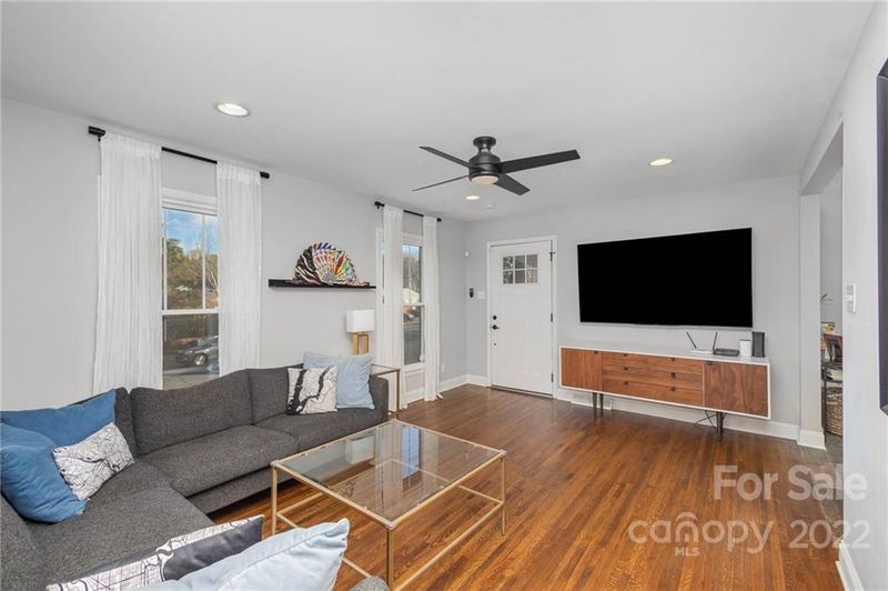 3908 Irvington Dr, Charlotte, NC 28205