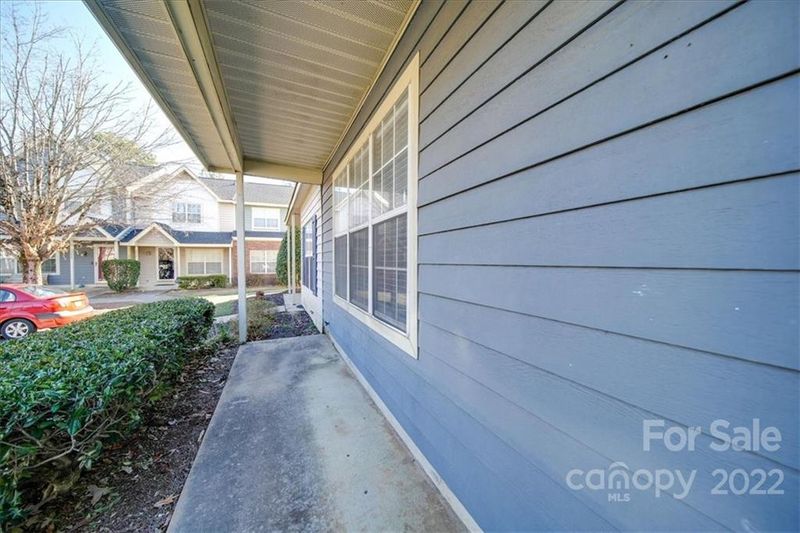 3835 Mosscroft Ln, Charlotte, NC 28215