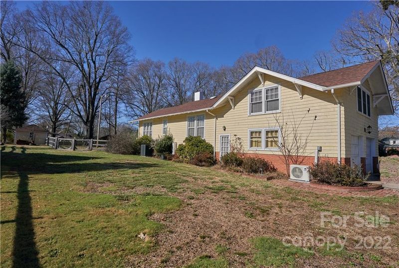 301 W Old Post Rd, Cherryville, NC 28021