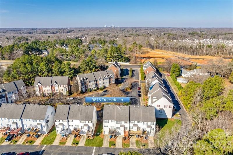 9873 Treeside Ln, Matthews, NC 28105