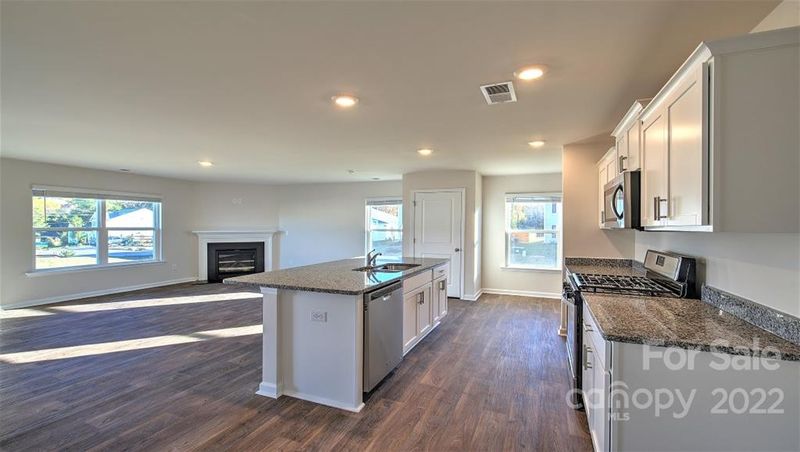 1402 Cotton Ln, Dallas, NC 28034