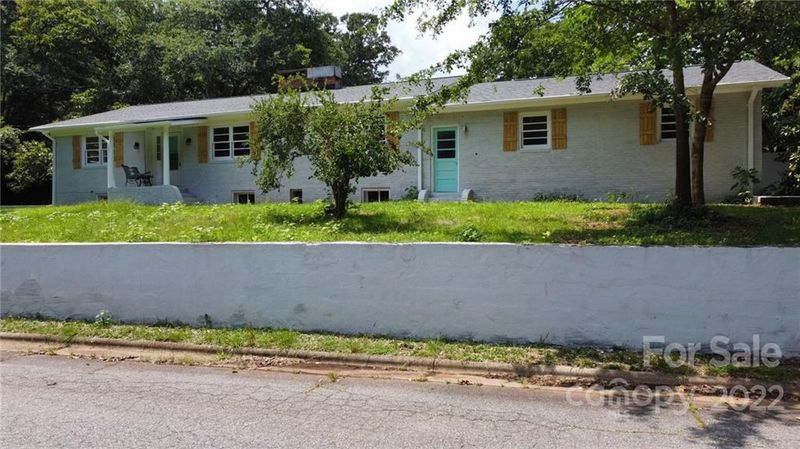 1509 NE 4th Street Dr, Hickory, NC 28601
