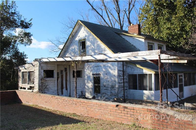602 Dearborn St, Great Falls, SC 29055