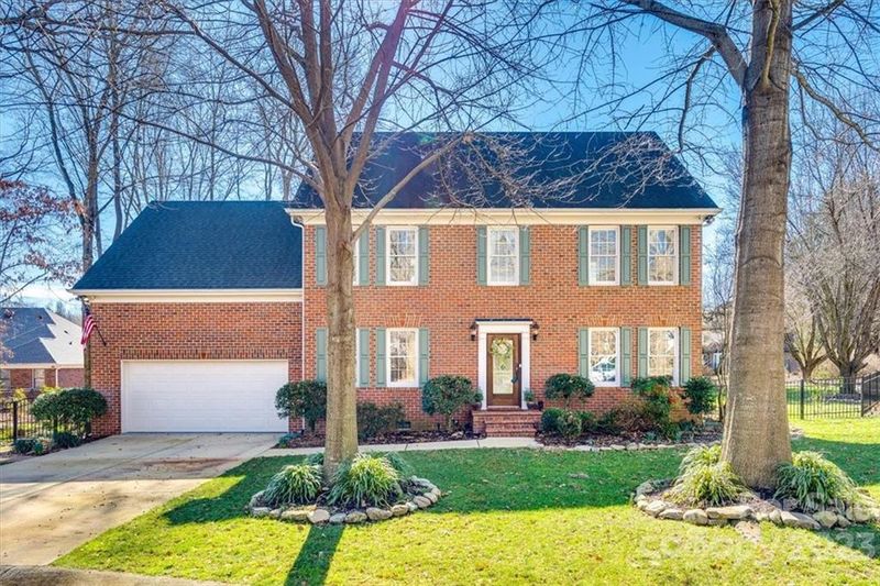 438 Shadydale Ct, Fort Mill, SC 29708