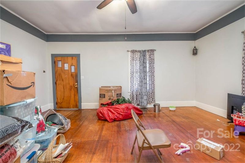 407 Gaddy St, Kannapolis, NC 28081