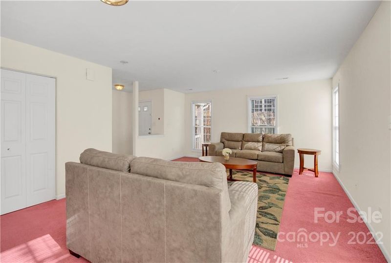 1970 Flushing Ct, Charlotte, NC 28215