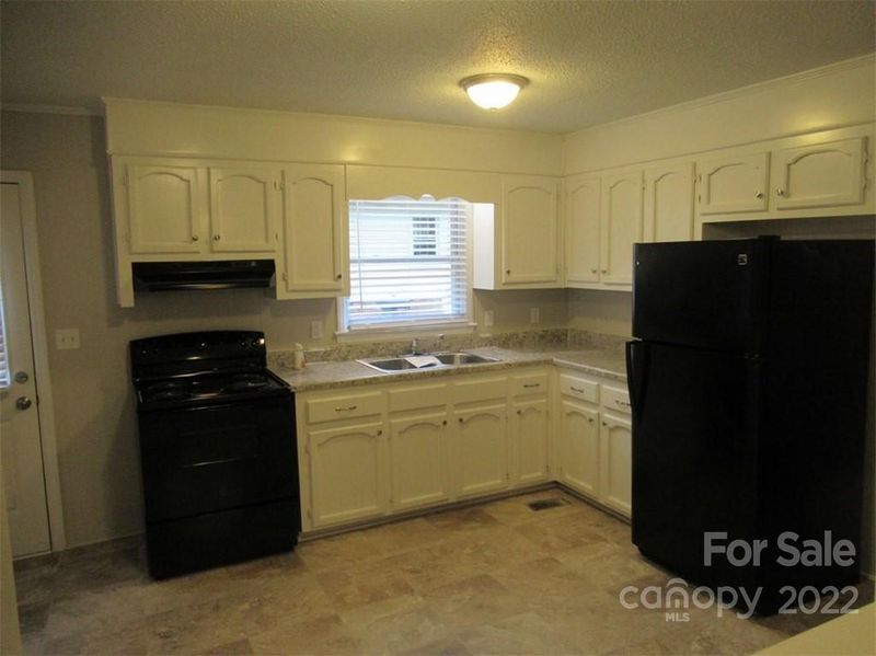 140 Houston St, Mount Holly, NC 28120
