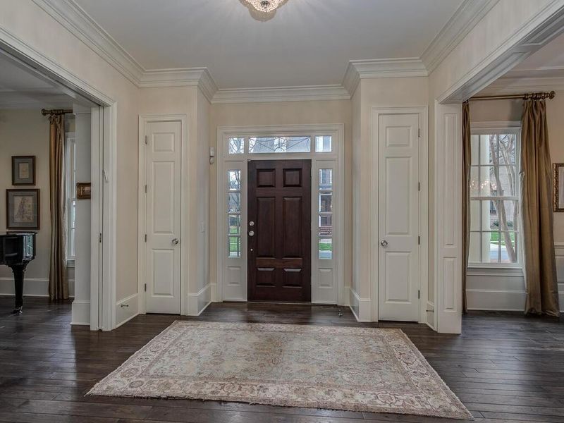 9404 Heydon Hall Cir, Charlotte, NC 28210