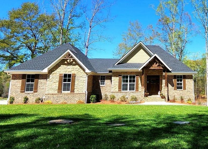 8486 Monbo Rd, Catawba, NC 28609