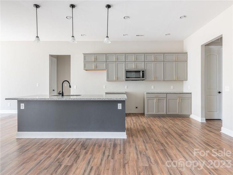 1013 Tom Sadler Rd, Charlotte, NC 28214