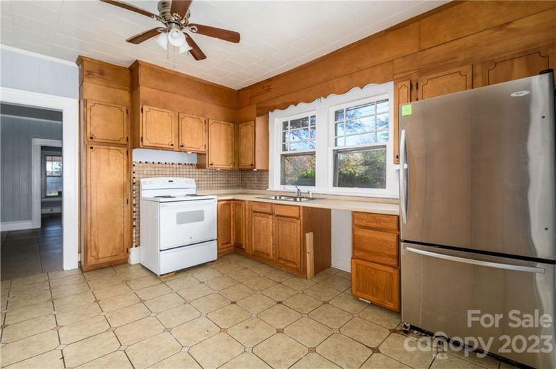 721 2nd Ave SE, Hickory, NC 28602