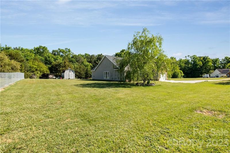900 Pondside Dr, Wingate, NC 28174