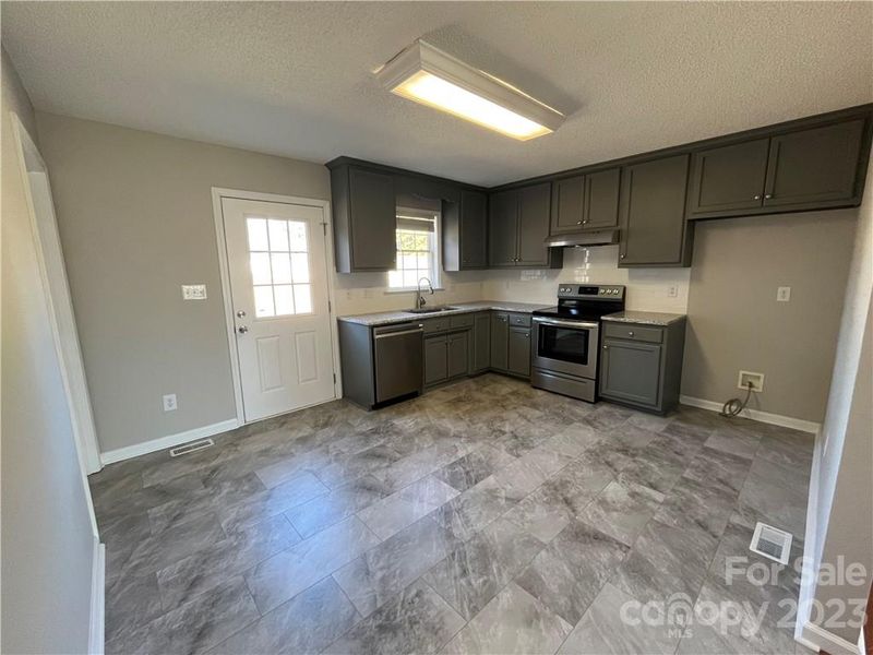 4726 Hoover Rd, Vale, NC 28168