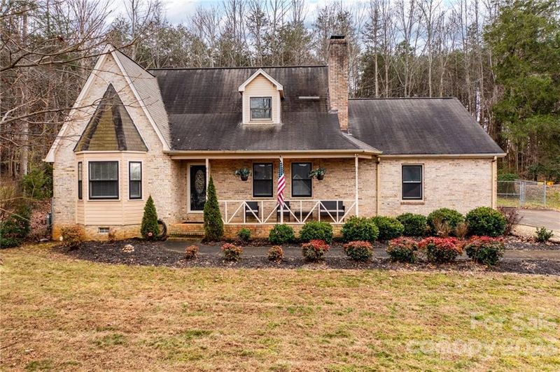 2520 36th Ave NE, Hickory, NC 28601