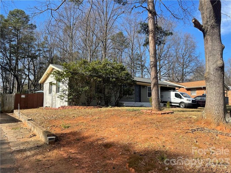 6429 Tomahawk Ln, Charlotte, NC 28214