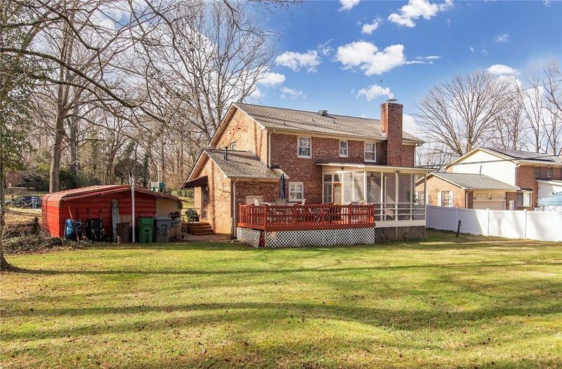 7108 Leesburg Rd, Charlotte, NC 28215