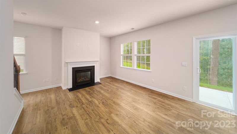 1300 Mifflin Ln, Dallas, NC 28034