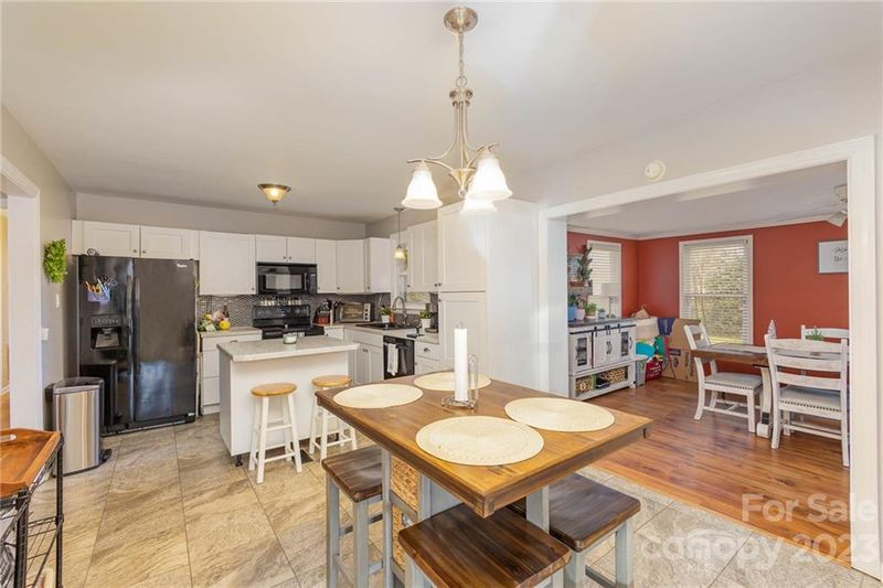 135 Longfield Dr, Mooresville, NC 28115