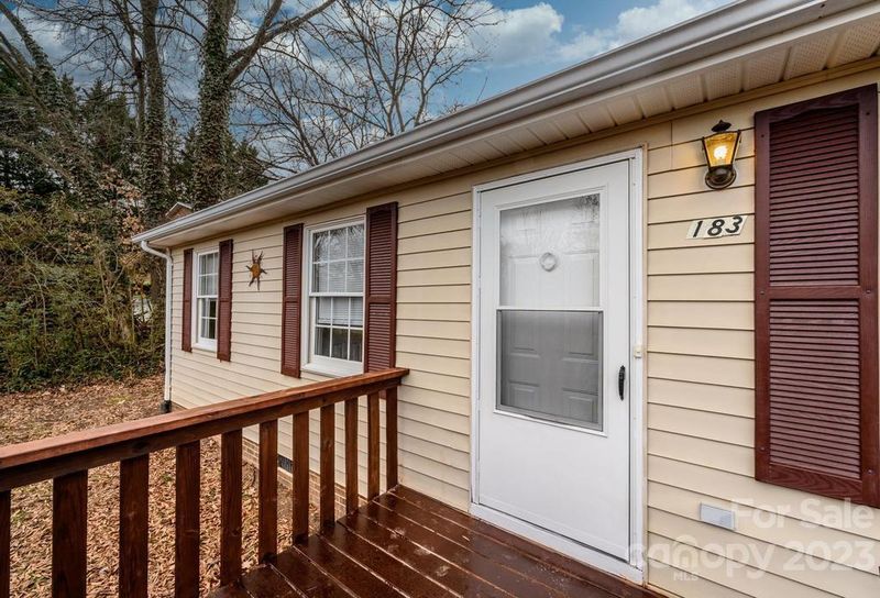 183 18th St NW, Hickory, NC 28601