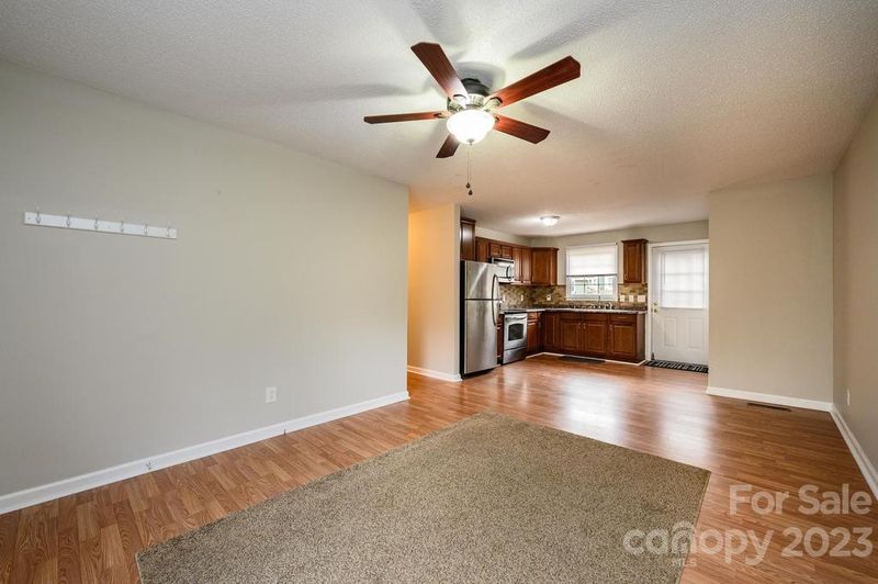 183 18th St NW, Hickory, NC 28601