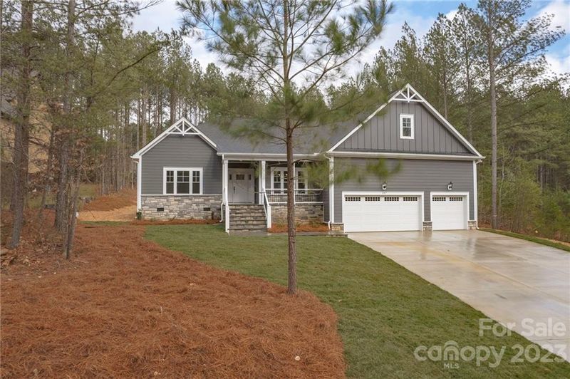157 Winding Shore Rd, Troutman, NC 28166