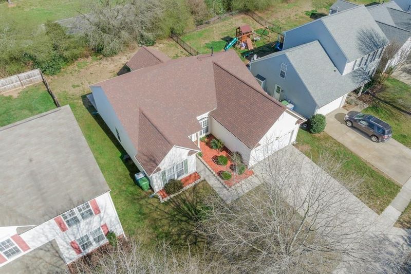 120 Brookhollow Dr, Mount Holly, NC 28120