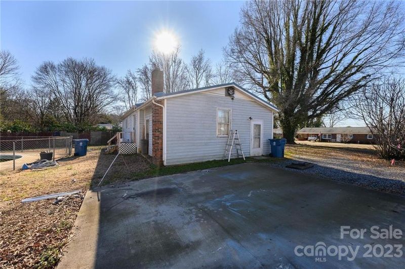 3238 28th St NE, Hickory, NC 28601
