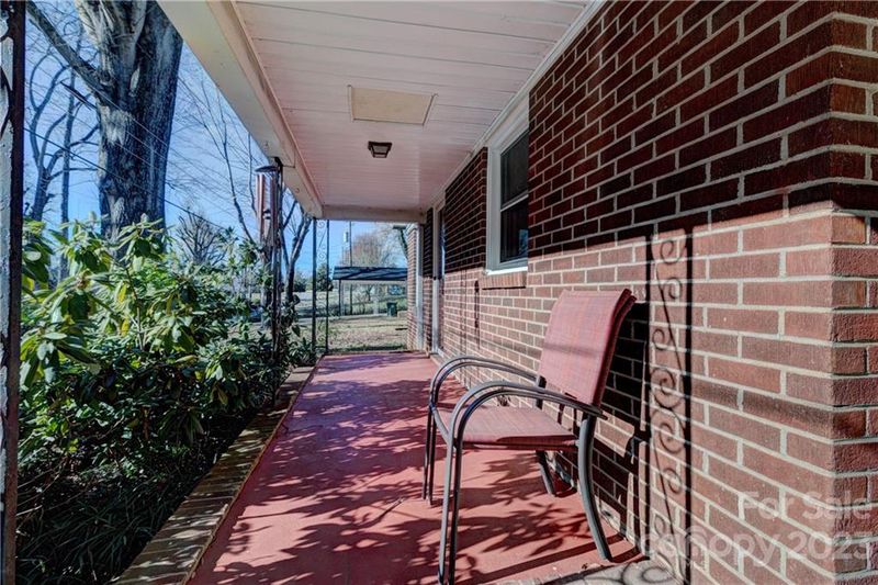 117 Studio Dr, Cherryville, NC 28021