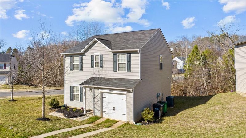 5728 Abenaki Dr, Charlotte, NC 28214